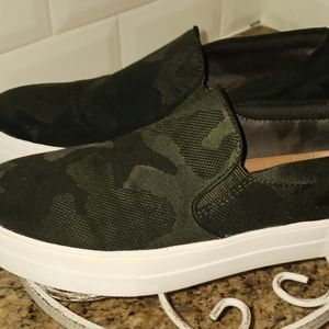 Steve Madden Slide on Ecentric Camouflage Sneaker